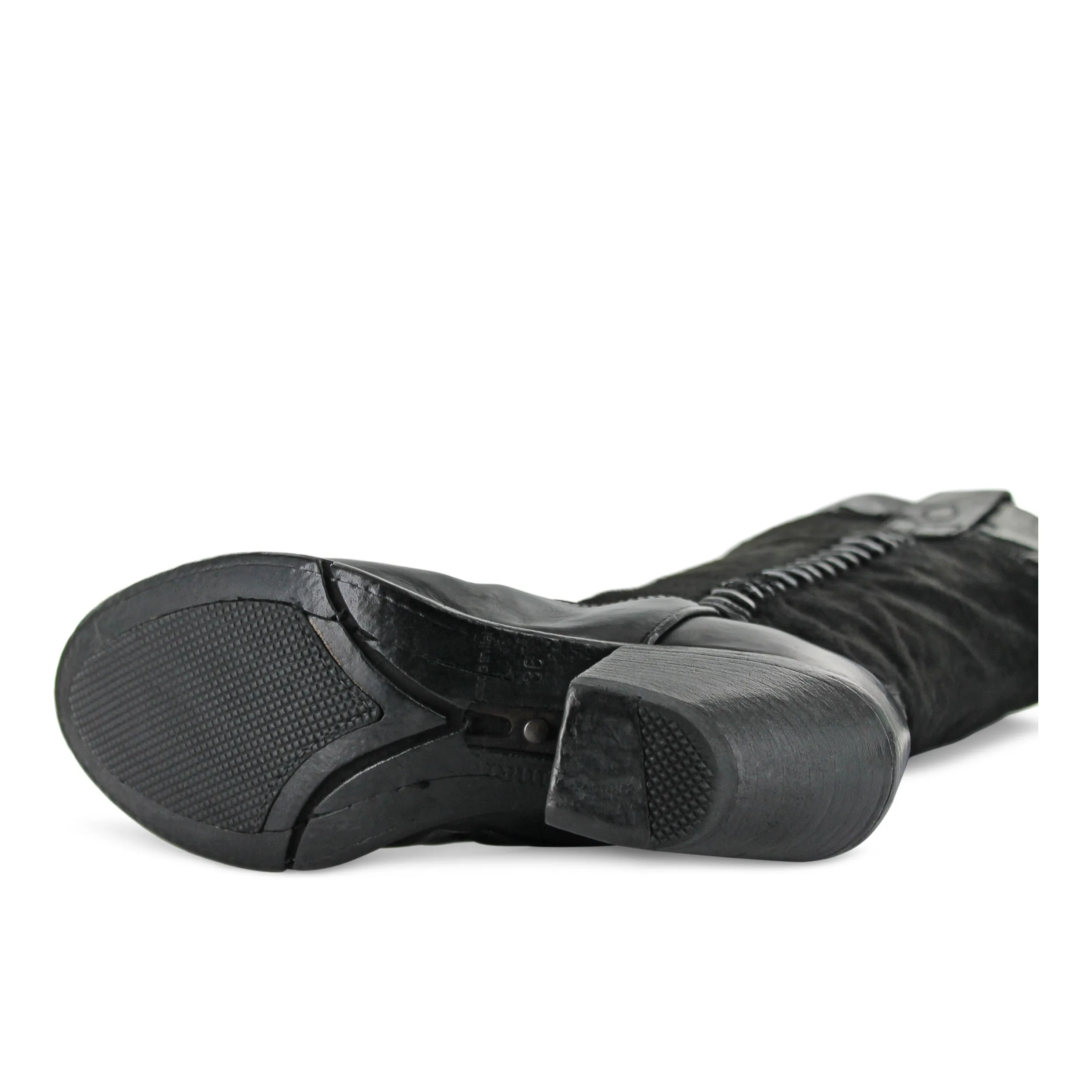 BU10A - Black Cavallino Cowboy