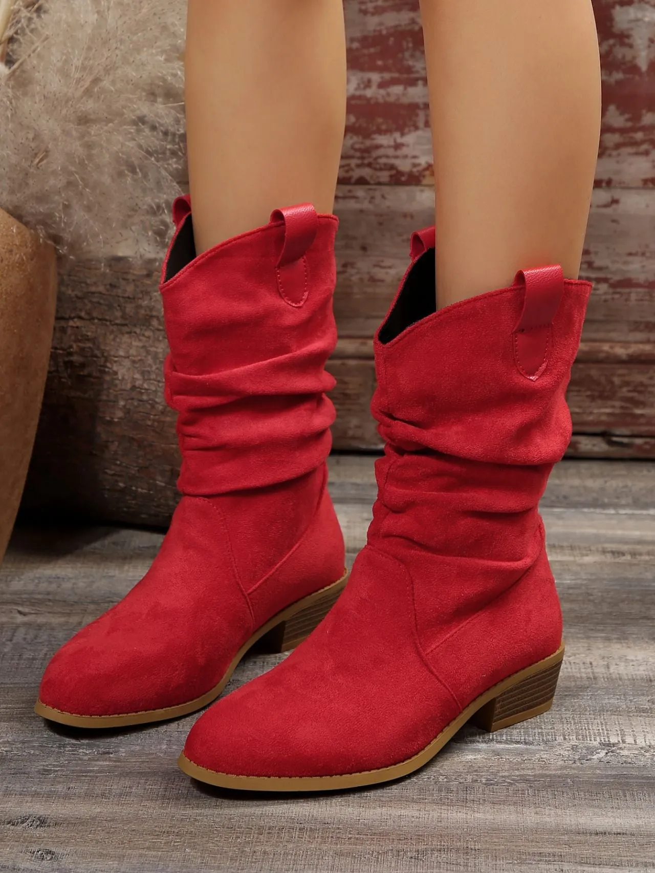 elveswallet Red suede pointed toe mid-calf shoes