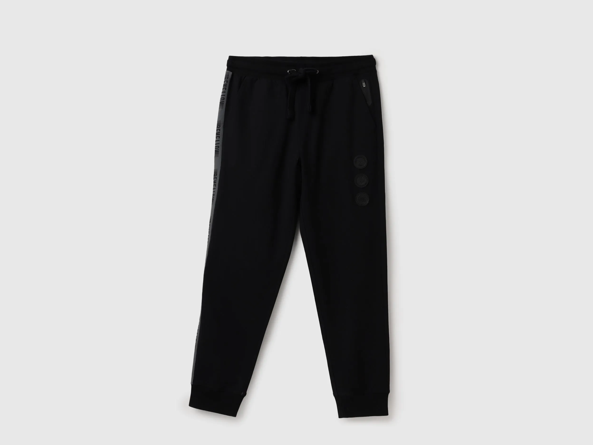 Solid Regular Fit Mid Waist Trackpants