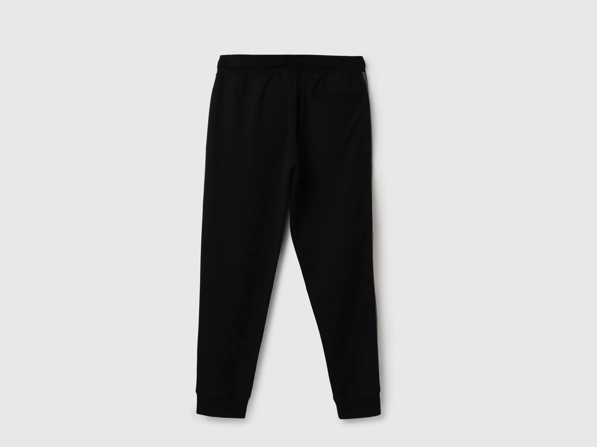 Solid Regular Fit Mid Waist Trackpants